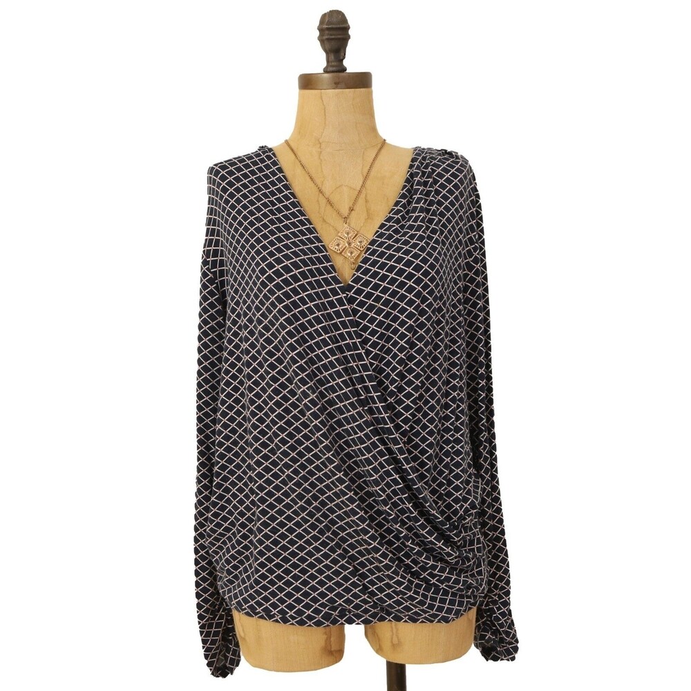 Bobeau Faux Wrap Knit Top SIze M Long Sleeve Geo Print Blue Multi EUC B11